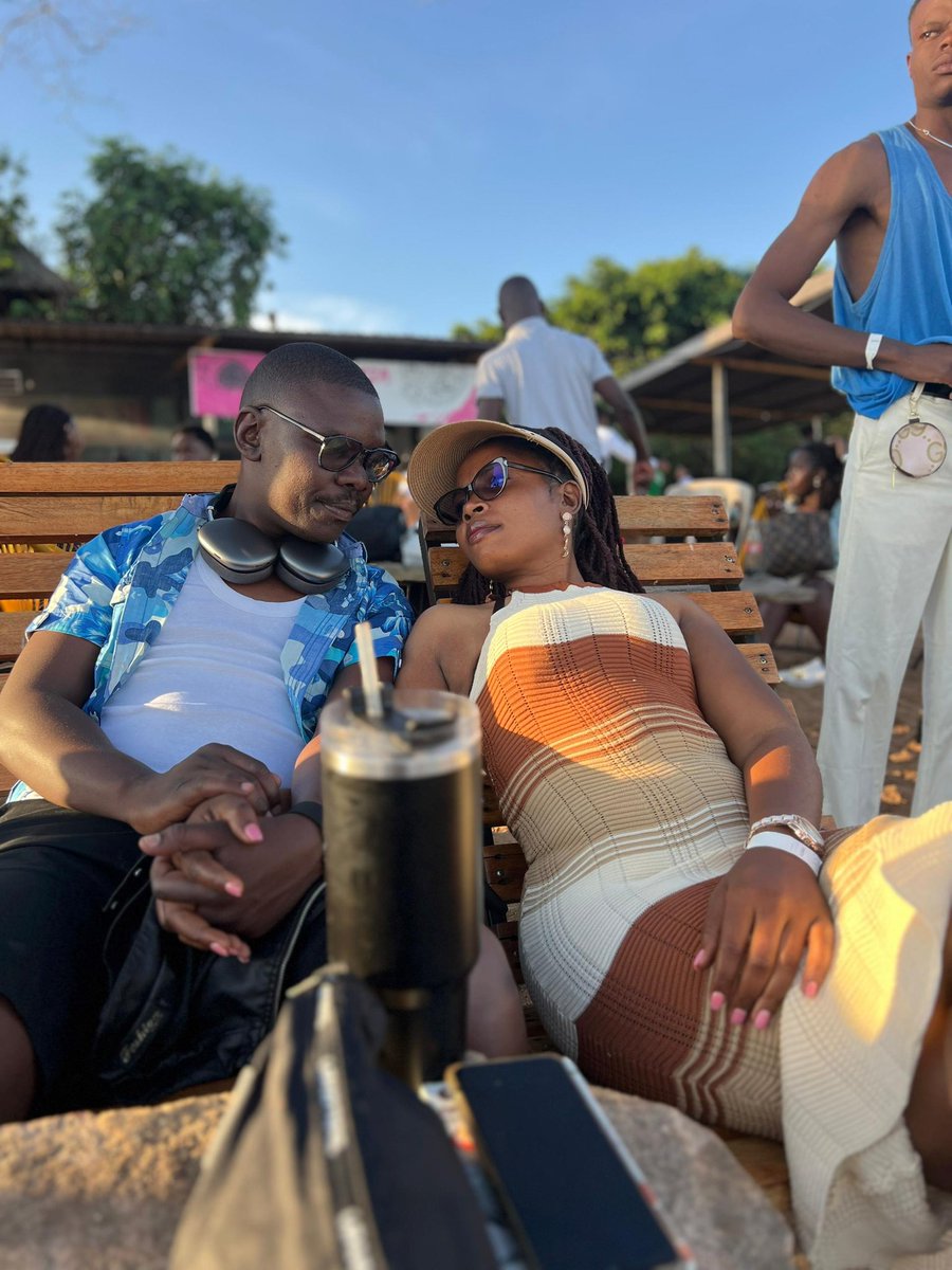 derrickwandera2's tweet image. After cooling weekend, wife @DorothyWillz is back in National duty...I am back in the ghetto to hustle!