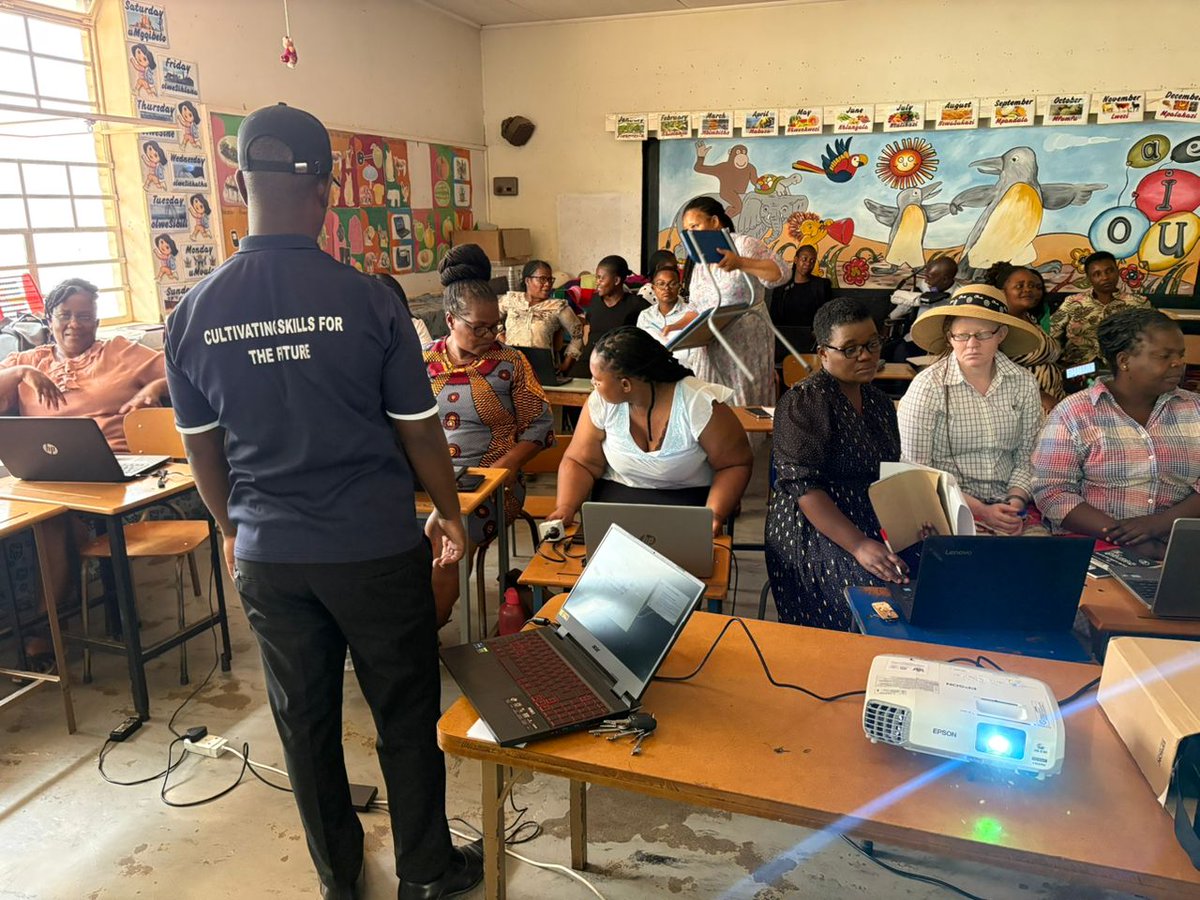 SkillsAuditDvt's tweet image. Digital skills training is empowering people with disabilities at Vocational Training Centres across Zimbabwe. After a needs assessment identified gaps in digital literacy, the @SkillsAuditDvt is now implementing Digital Clinics to provide hands-on training. #SkillsForAll