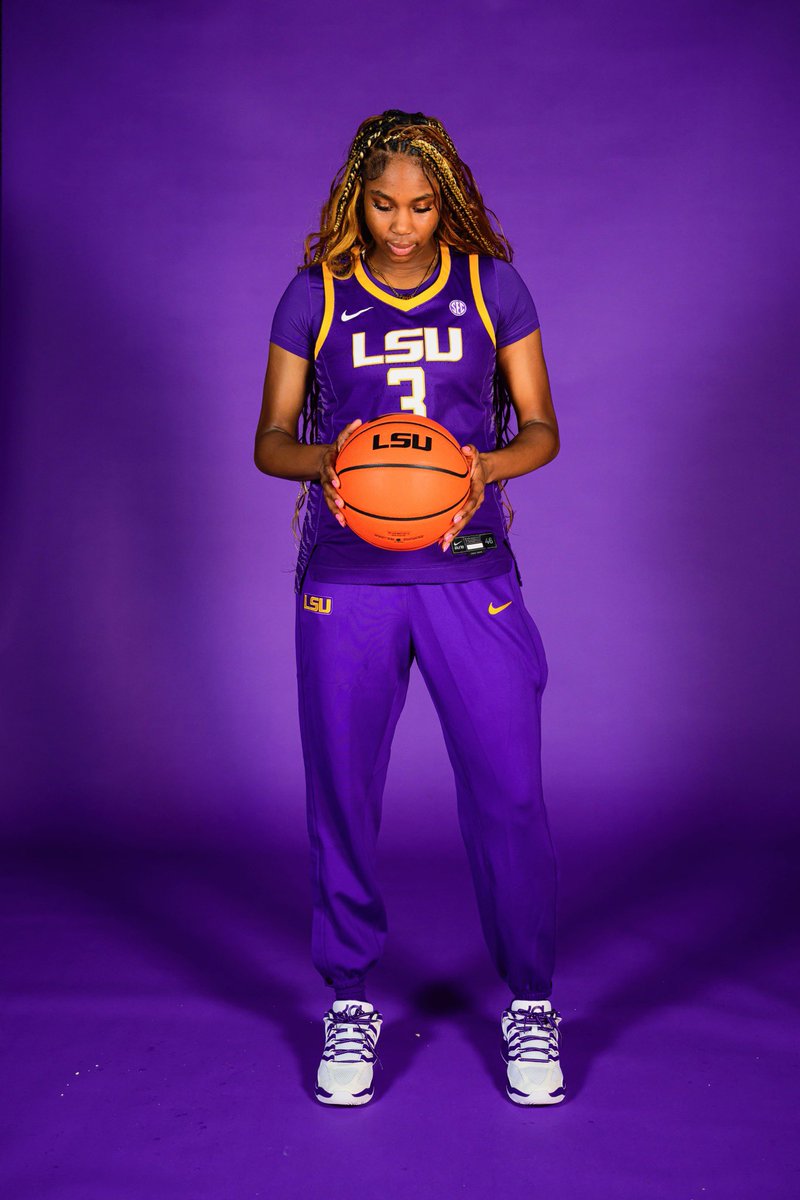LolaLampley3's tweet image. Had an official visit at @LSUwbkb !! Thank you to @KimMulkey, @iGREDUS & Staff for making this weekend special! What a blessing.