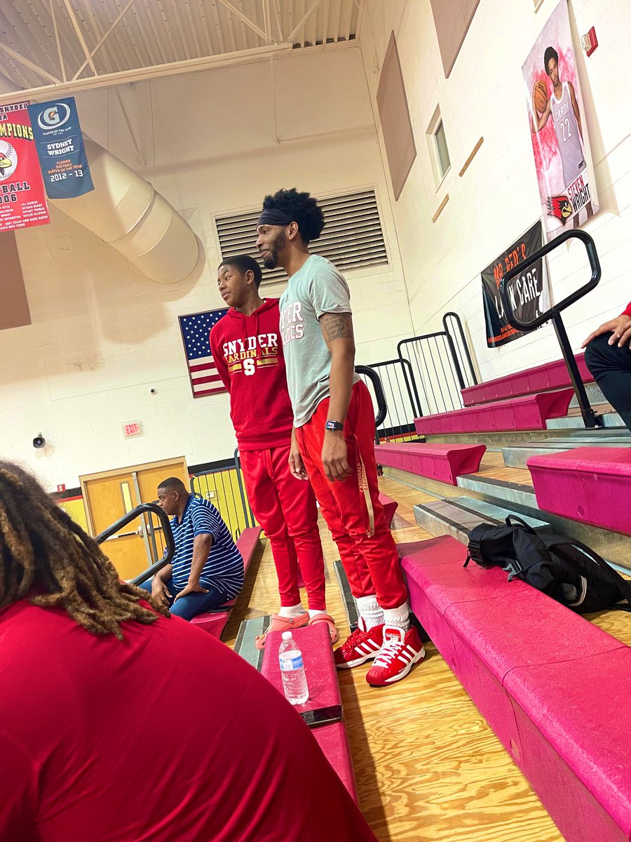 TheKi_2_Life's tweet image. 🎧🎶🎼 “Head down and work, nothing really changes” 

Beyond proud of you little bro! Continue to keep climbing step by step and keep God 1st, his vision for you is bigger than your own. 🤝🏾🤞🏾

Gods speed.
Your pace.