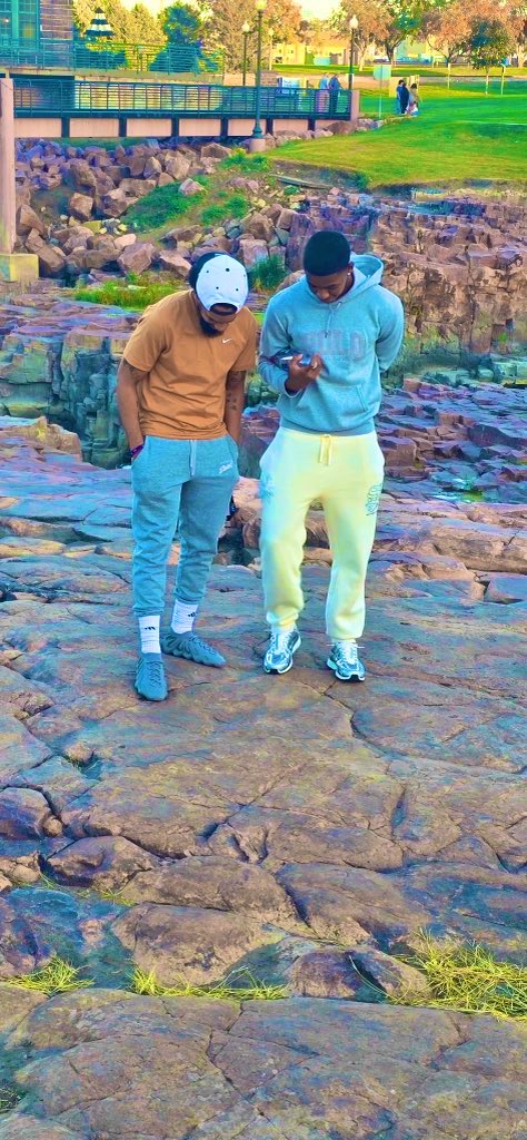 TheKi_2_Life's tweet image. 🎧🎶🎼 “Head down and work, nothing really changes” 

Beyond proud of you little bro! Continue to keep climbing step by step and keep God 1st, his vision for you is bigger than your own. 🤝🏾🤞🏾

Gods speed.
Your pace.