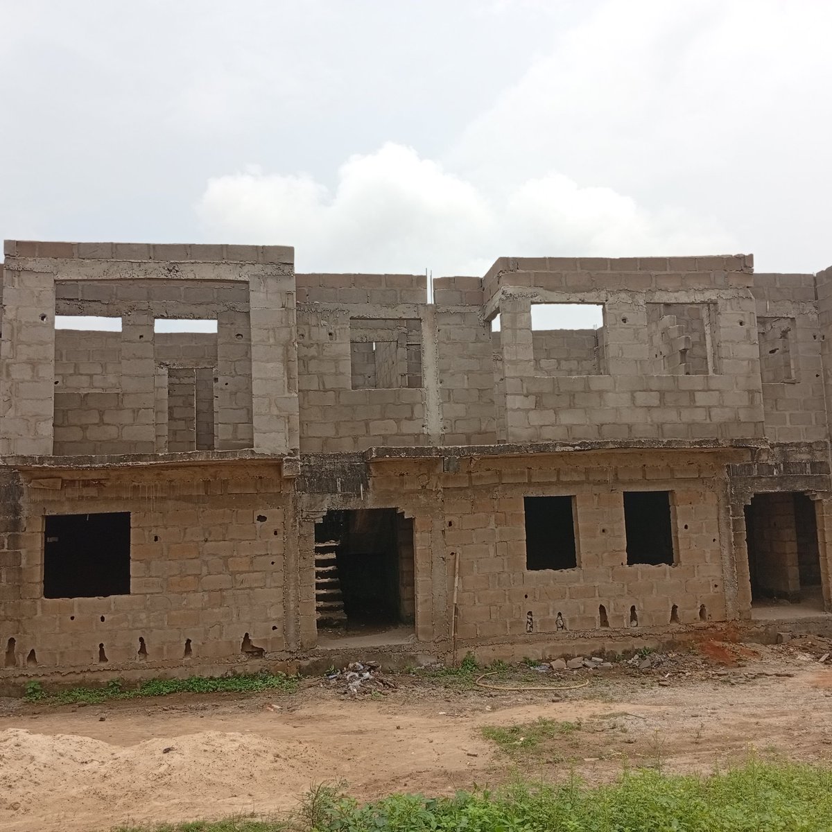Another PROJECT.

What we are doing 

1. Wood construction 
2. Aluminium parapet (replace beam)
3. Stone coated zinc installation.

Walk with me from Tomorrow.

Site Engineer for newly built apartments, Let's handle the roofing for you. Wait for the cost to be incurred (WIP)