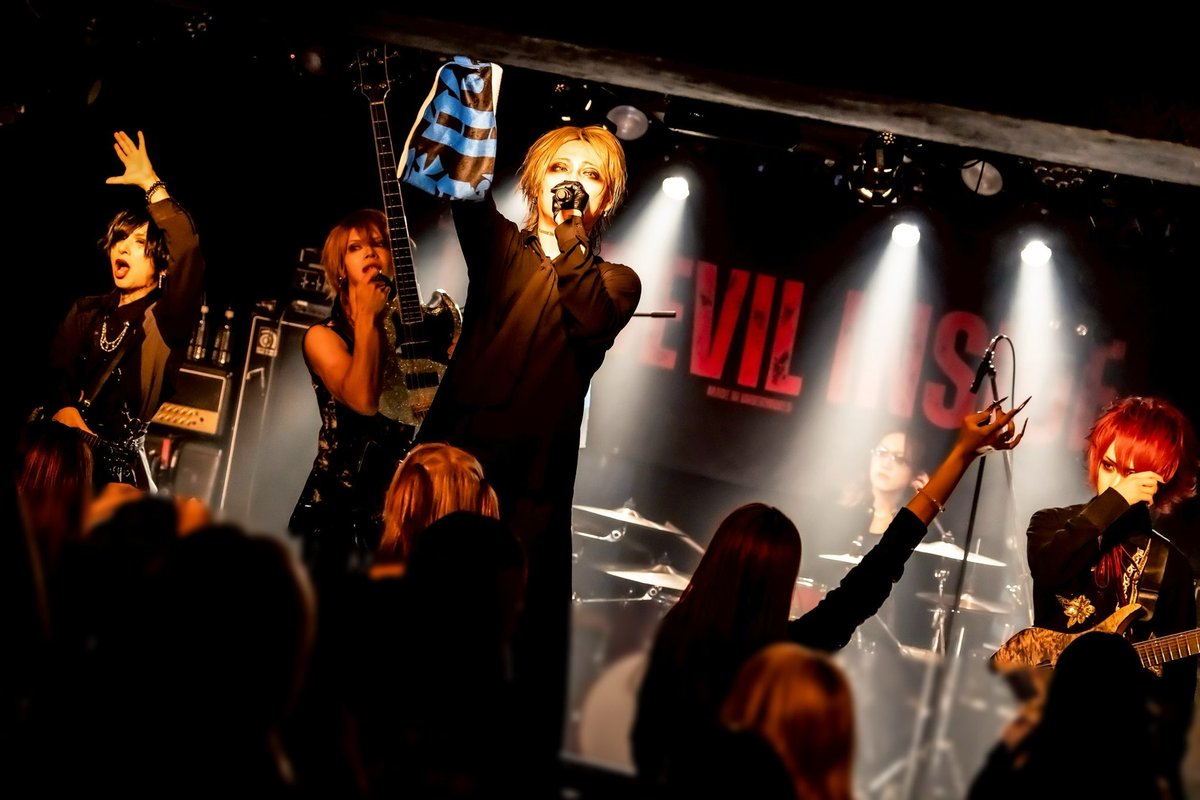 a_kwsk_1985's tweet image. THE DEVIL INSIDE presents.ONE MAN LIVE『LAST・SU魔ER』
2025年10月6日(月)巣鴨獅子王

THE DEVIL INSIDE(@AryuOfficial_ )
にて撮影

#THEDEVILINSIDE
#ヴィジュアル系 #livephotography
#ライブ撮影 #カメラマン