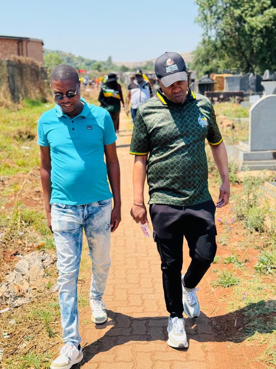 We are at the Makhaza Sportsground in Atteridgeville for a clean-up campaign alongside DM Letsike and volunteers of the ANC as part of our Parliamentary Constituency Work.