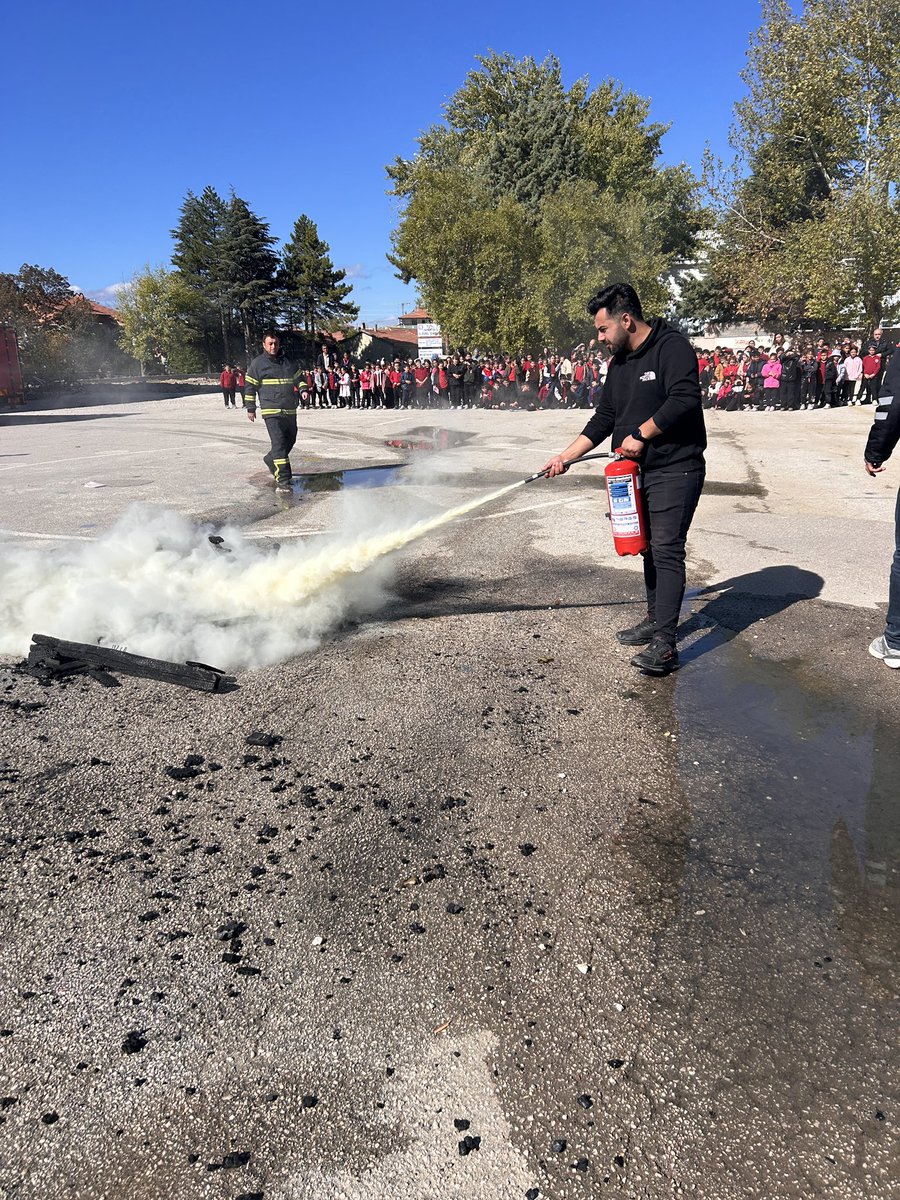 Dünya Afet Risklerini Azaltma Günü Etkinlikleri kapsamında

Deprem ve Tahliye Tatbikatımız.
<a href="/tcmeb/">Millî Eğitim Bakanlığı</a> <a href="/Yusuf__Tekin/">Yusuf Tekin</a> <a href="/ispartamem/">Isparta İl Millî Eğitim Müdürlüğü</a> <a href="/recai_ocak/">Recai Ocak</a> <a href="/GelendostK/">Gelendost Kaymakamlığı</a> <a href="/ArsoyMehmet09/">Mehmet Arsoy</a> <a href="/GelendostIlce/">Gelendost İlçe Milli Eğitim Müdürlüğü</a> <a href="/ayhankyrn/">Ayhan KAYIRAN</a>