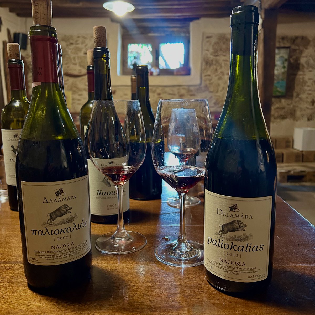 BlindTasters's tweet image. Kostis (Konstantinos) was v busy with the harvest, but left me with two great Naoussa vintages. The 2007 was a bit too Parker for me, but the 2011 had my spine tingling.