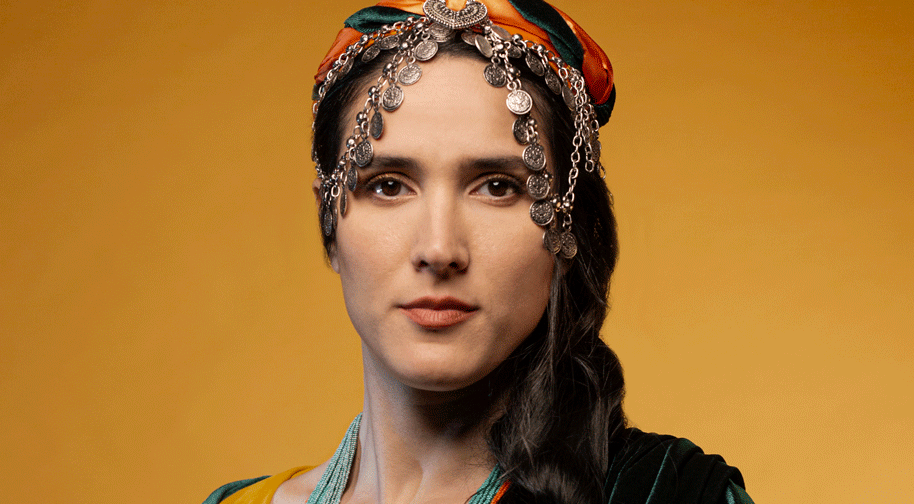 Grammy Ödülleri'nde değerlendirmeye kabul edilen Ruken Yılmaz kimdir? MKM’den sahnelere, derlemelerden Grammy yolculuğuna, geleneksel ezgilerden modern sahnelere biyografisini okumak için:

kurds.wiki/ruken-yilmaz