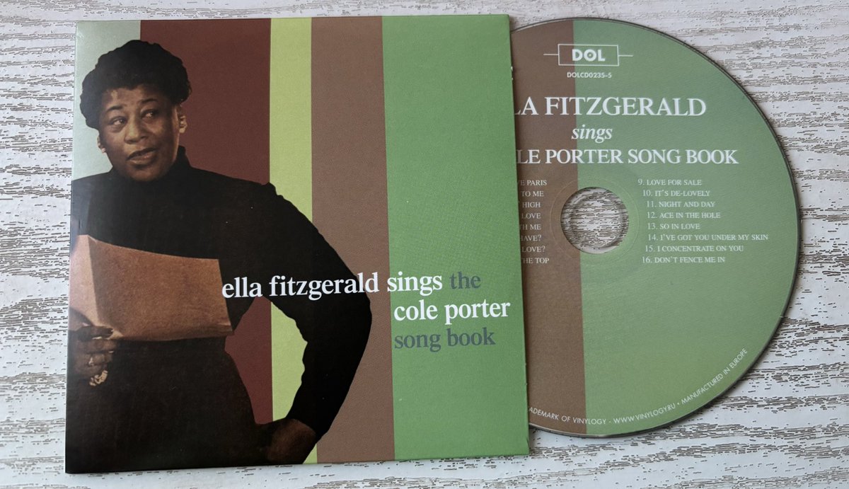 La_Fellini's tweet photo. Lunes. Café, Excel y Ella.
sings the Cole Porter Songbook.
#undiscoalazar https://t.co/CfjBOjbuMS