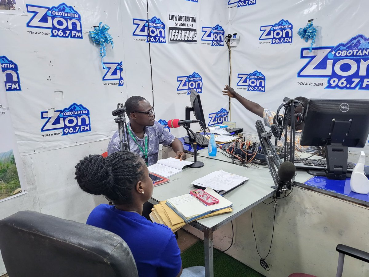 epa_koforidua's tweet photo. The Environmental Protection Authority (EPA) Akropong District engaged the public on Radio Zion 96.7FM to raise awareness on Act 1124 and permitting requirements. The outreach encouraged voluntary compliance with environmental laws.
#EPAEasternRegion #AkropongDistrict #EPAGhana https://t.co/FDJWXwAqgC