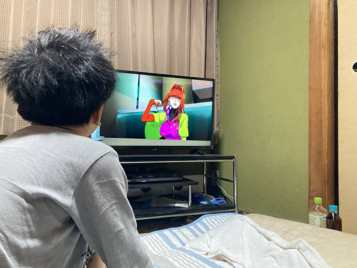 408Acm's tweet photo. 超高齢のばあさんの介助の為、当然Wi-Fiがないこの家で、二日間ほぼオフライン生活
①置いてある「生涯ベスト漫画」を読んで過ごす
②二日目はKも連れてきて、地元の銭湯へ
③好きなゲーム原作のアニメ...第一話が夜中にOA、その録画を見る朝 https://t.co/p4goh3NdSB