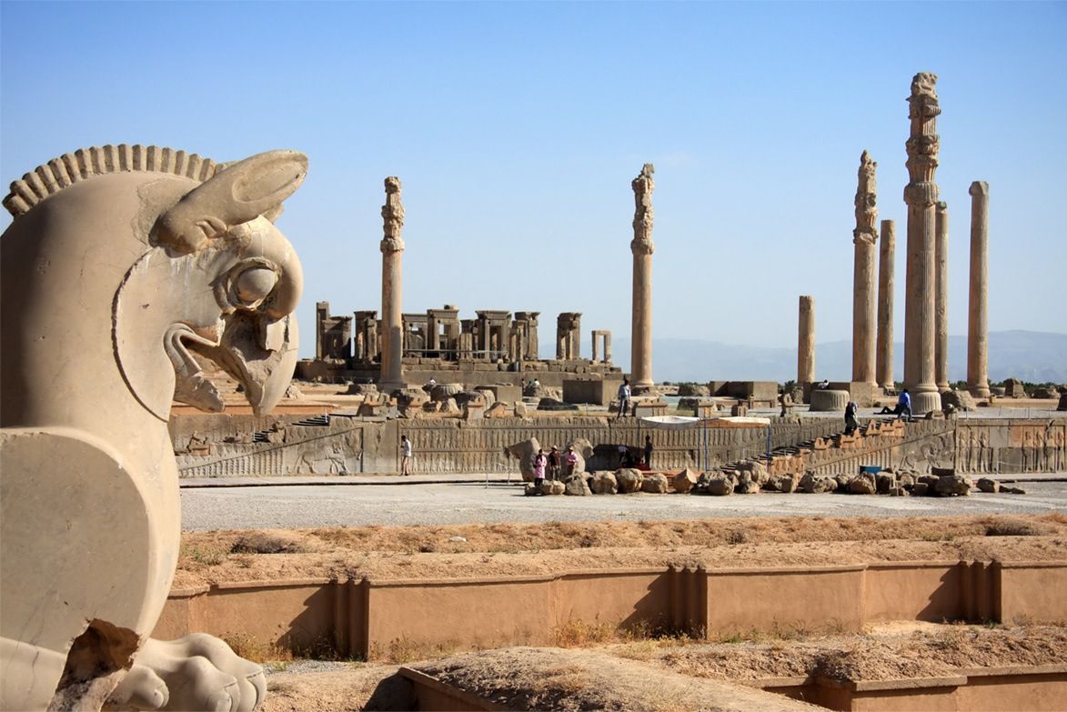 RealoneQman's tweet photo. İran’ın en değerli arkeolojik alanlarından Persepolis'in çevredeki zemin, her yıl 2-30 cm arasında değişen bir oranda çöküyor; başlıca neden aşırı ve sürdürülemez yeraltı suyu çekimi
#pazartesi ÇokJollyBiTatil! #DOFRB #hdfgs #borsa ÖLDÜRÜLDÜ #BinanceBoykot #gramaltın Günaydınlar https://t.co/H8Ym9xQjlu