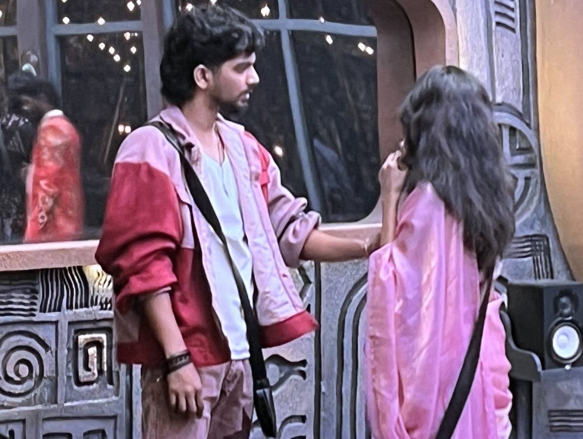 n_krish389's tweet photo. Onnu age rating maathanum. 
Illa ithu rendayum thooki veliya podanum
@vijaytelevision 🙏🏻
#BiggBossTamilSeason9 
#BiggBossSeasonTamil9 https://t.co/fZEjZfgMUX