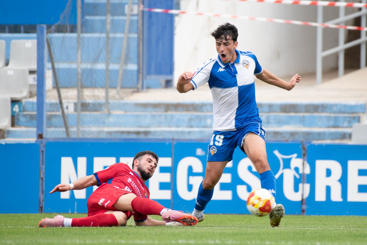 🚨 Avui ens visita al #TP946 l'extrem del <a href="/CESabadell/">CE Sabadell 🧅</a> Javi López-Pinto (<a href="/JaviLopezPinto8/">Javi Lopez Pinto</a>) 

I després, tertúlia amb el <a href="/perefiguerasval/">pere figueras valls</a>, el @BertuSBD i el <a href="/Dani__Carre/">Dani Carreño 🧅</a> 

📸 <a href="/rogerbr21/">Roger Benet Reñé 🧅</a> 

🖥️ twitch.tv/radiosabadell
📻 94.6 FM
▶️ radiosabadell.fm/reproductor-if…