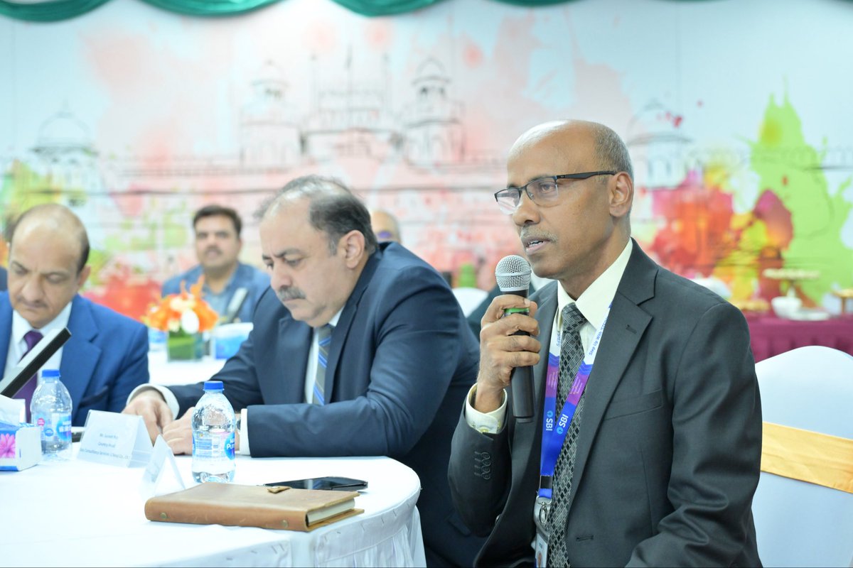 IndiaInShanghai's tweet image. 🚀🇮🇳 #IndiaGrowthStory | #MakeInIndia | #InvestInIndia 🌏✨
Building Partnerships, Powering Progress 🙏🏽💪🏾

 CG @PratikMathur1 welcomed Amb. Pradeep K. Rawat to an engaging discussion on 🇮🇳’s growing economic and commercial relations with leading 🇮🇳 corporates at CGI Shanghai.

➡️