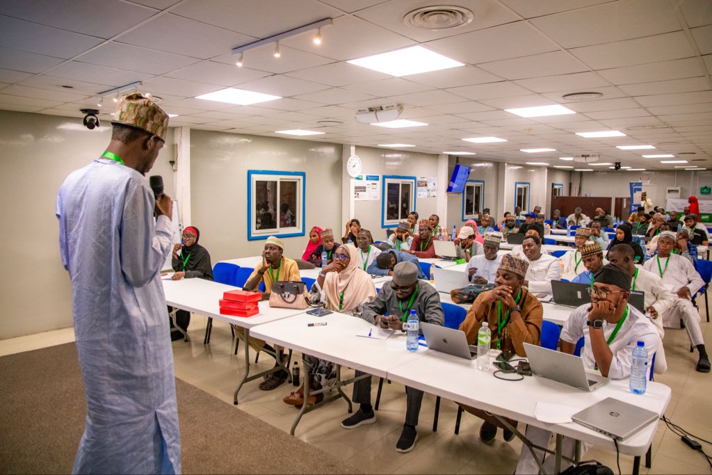 Tech_Guy00's tweet image. this is the time to build solutions, collaborate, and grow together.

Remember  pitch like you’re in Silicon Valley! 

#TechInnovation #KanoStartups #Hackathon #Entrepreneurship #InnovationEcosystem