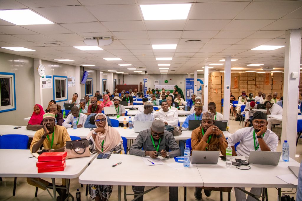 Tech_Guy00's tweet image. this is the time to build solutions, collaborate, and grow together.

Remember  pitch like you’re in Silicon Valley! 

#TechInnovation #KanoStartups #Hackathon #Entrepreneurship #InnovationEcosystem