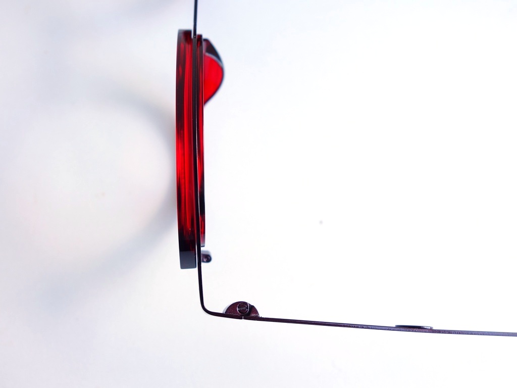 LOYDCLUB's tweet image. 【テオ】Theo eyewear 新作★ "APPLE" 入荷しました！
。シュルレアリスムの巨匠 ルネ・マグリット 『偽りの鏡』 からいスピレーションを得た新しいコレクションです。目の形に馴染みやすいラウンドタイプの "APPLE"。ぜひお店でお試しくださいね。loydclub.hamazo.tv/e10077371.html