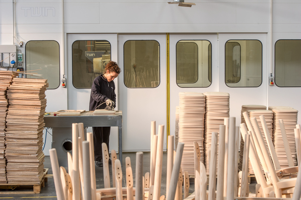 MixInteriors's tweet photo. Made in Italy: The Making of Pedrali | In the first instalment of our new print series, The Making of, we sat down with @Pedrali CEO Monica Pedrali to chart the family-owned brand's commitment to Italian craftsmanship over the last six decades.

Read more: https://t.co/Xp7lwUy8d0 https://t.co/fzw1vtaDvR