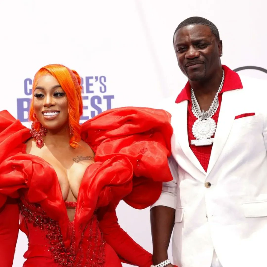 abuja_gist's tweet image. Hakimi reloaded: American Singer, Akon’s wife filed for divorce after 29 years of marriage, demanding €100 million. She claims to have contributed to his fortune, but court checks of his bank account revealed only $10,000, with the rest of his money held in his mother’s name.…