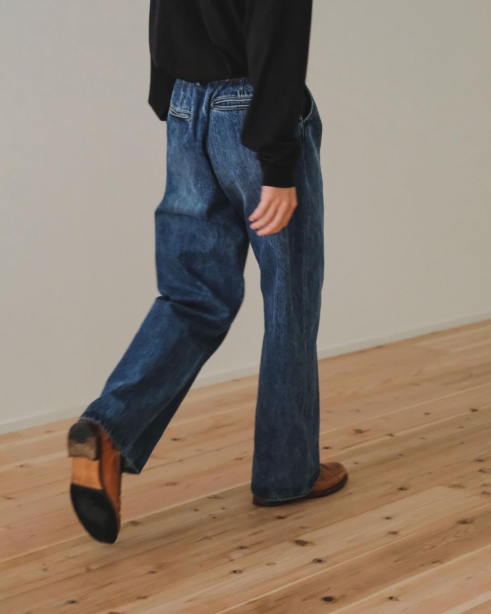 【PORT BY ARK】名作デニムパンツ登場

ヴィンテージの空気感を纏ったシームレスデニムパンツ。腰回りにスラックスのデザインを取り入れたことで、上品さを感じさせてくれる一着。

🔗arknets.link/4ob6quv

#ポートバイアーク #arknets #アークネッツ