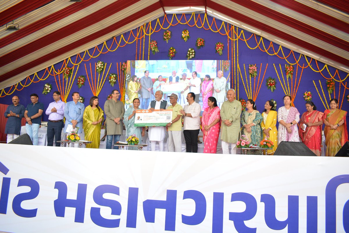 smartcityrajkot's tweet photo. રાજકોટ મહાનગરપાલિકા દ્વારા ‘વિકાસ સપ્તાહ-૨૦૨૫’ની ઉજવણીના ભાગરૂપે તા.૧૨ ઓકટોબરના રોજ ‘વિકાસ સપ્તાહ-૨૦૨૫’ ઉજવણીનો શુભારંભ કાર્યક્રમ યોજાયો

#SwachhRajkot
#18Steps
#SHS2025
#Swachhotsav
#SwabhavSwachhta
#urbendevelopment2025
#UDY2025
#24YearsOfSeva
#VikasSaptah2025 https://t.co/DwXDuaN9Qe