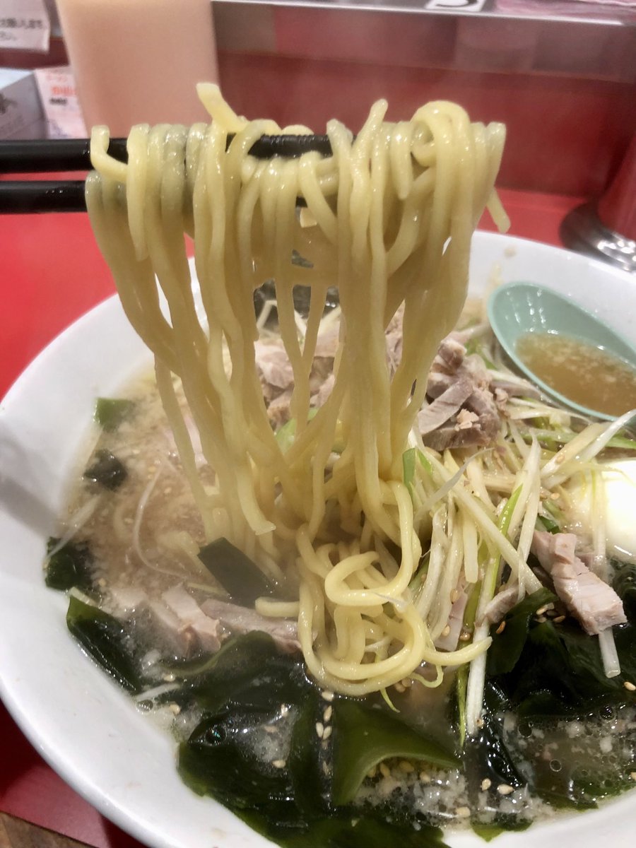 ラーメンかいざん　船橋店

ネギラーメン中盛り🍜
ワカメ🐢
味玉🐣

ラーメンのお味は〜

ミラクル美味しい〜🤤🥊

かいざん両斬波👋空手チョップ脳天直撃⚡️のスープと酒井製麺を夢中でズバズバ啜っちゃいました🥢