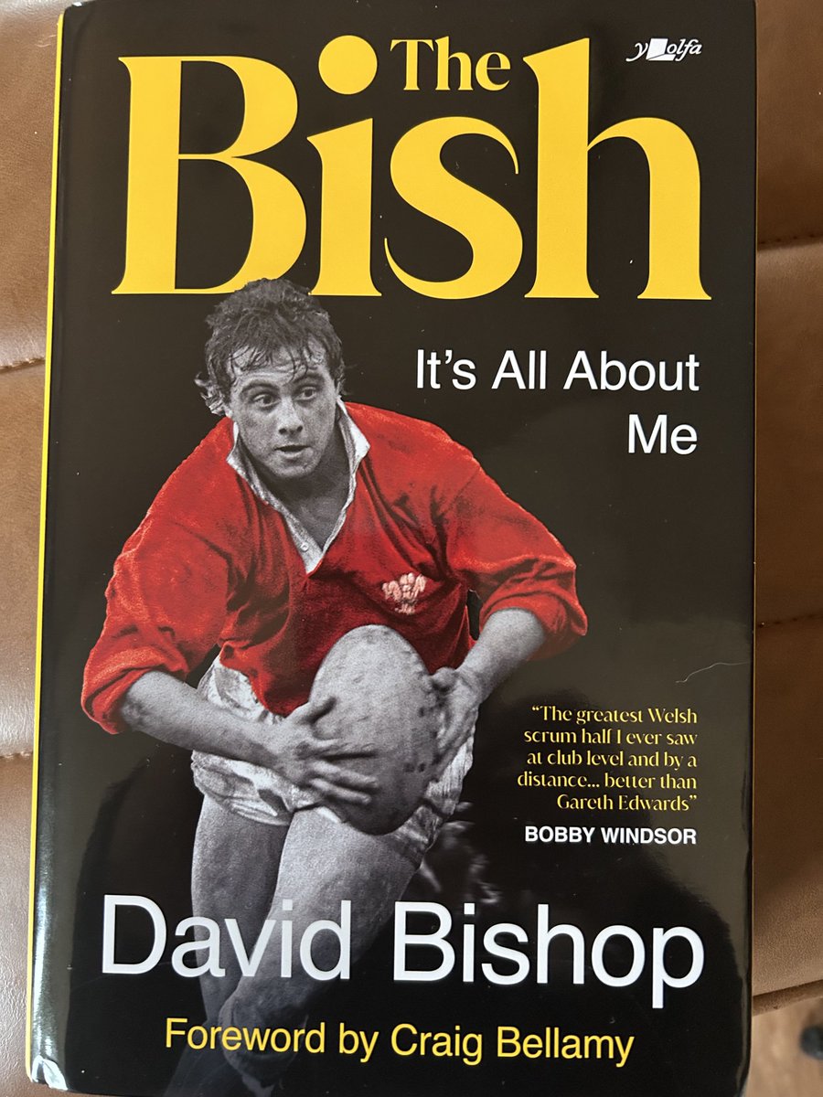 Looking forward to this. In his pomp, the world’s best scrum-half. Magnificent work by the maestro ⁦<a href="/gallagherbren58/">Brendan Gallagher</a>⁩