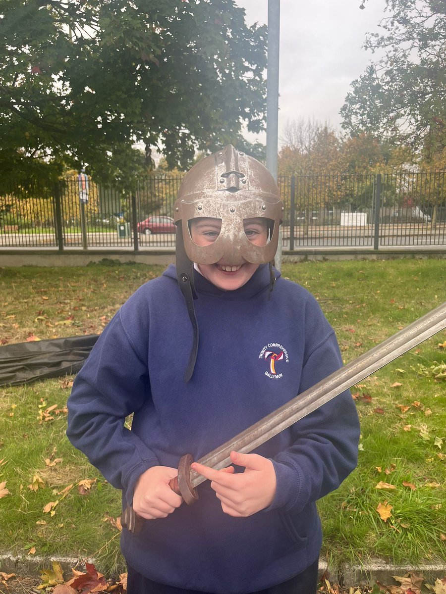 TrinityCompLib's tweet image. We recently enjoyed a day of 'Big Dig' workshops with the School of Irish Archaeology. 1st years had a great time bringing their History Curriculum to life. @jcsplibraries @TrinityComp_