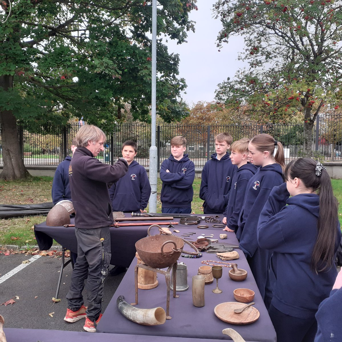 TrinityCompLib's tweet image. We recently enjoyed a day of 'Big Dig' workshops with the School of Irish Archaeology. 1st years had a great time bringing their History Curriculum to life. @jcsplibraries @TrinityComp_