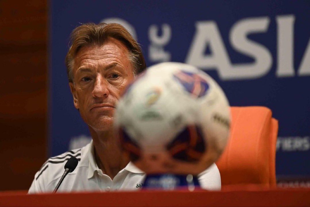 🚨🗣️ هيرفي رينارد:

ما فعلناه سابقًا لا يعني شيئًا حتى الآن، إذا لم نحقق هدفنا غدًا. 

مباراة الغد هي الأهم، وأنا محظوظ لأن لديّ لاعبين أصحاب خبرة مثل صالح وسالم، وكذلك حسان. ودائمًا أقول لهم: كونوا مركزين. الآن نركّز على هدفنا، وليس لدينا ما نفكر فيه سوى مباراة الغد 🇸🇦