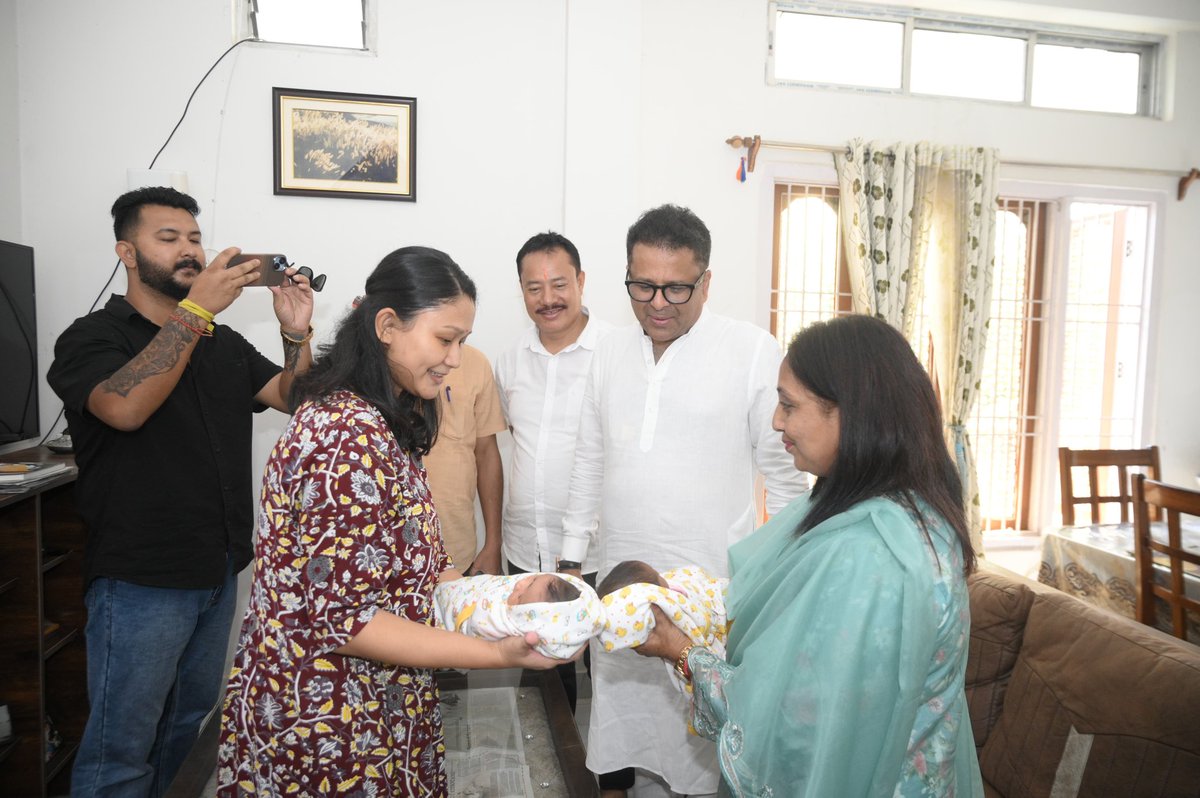 regon_dj's tweet photo. Feeling blessed and grateful 🙏
Thank you MLA @manabdeka Sir and Nibedita Dutta Madam, Chairperson NLMB for visiting us and blessing our twins, our baby boy and girl. Your love and good wishes mean a lot to us 💐👶👶 https://t.co/YJF7sAcEMO