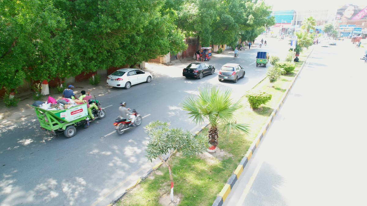 Phafsd's tweet photo. Beautiful view of well Maintained center median infront Allied Hospital.
@MaryamNSharif @GovtofPunjabPK https://t.co/i8Lm5FGnN4
