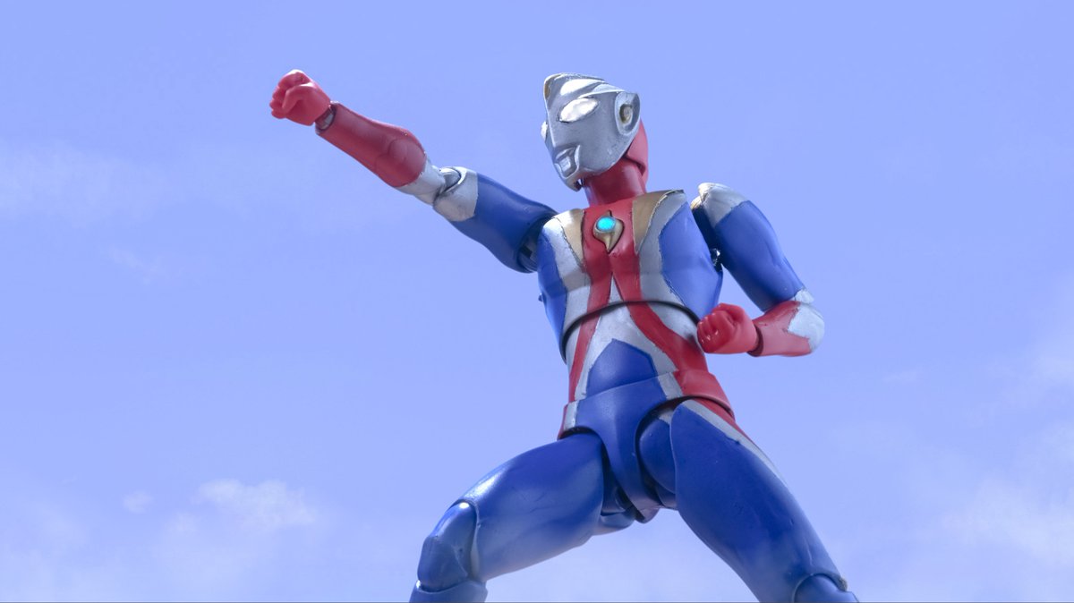 ルナモードのフィギュアーツを改造して ウルトラマンコスモス