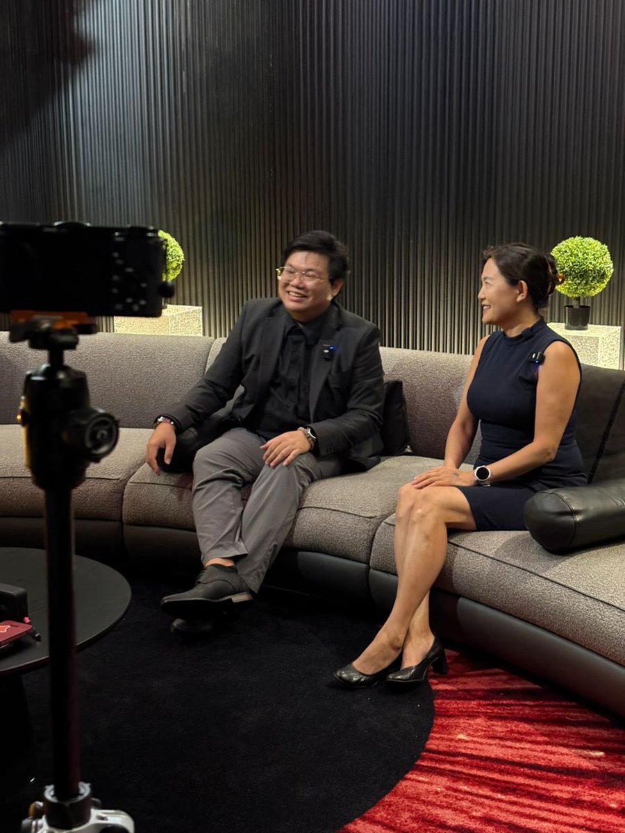 official_9bit's tweet photo. @IBO_Malaysia is live 🇲🇾
See us around? Ask for an interview 👀 We might just feature you! 🎤 https://t.co/izMC3qZ4kj