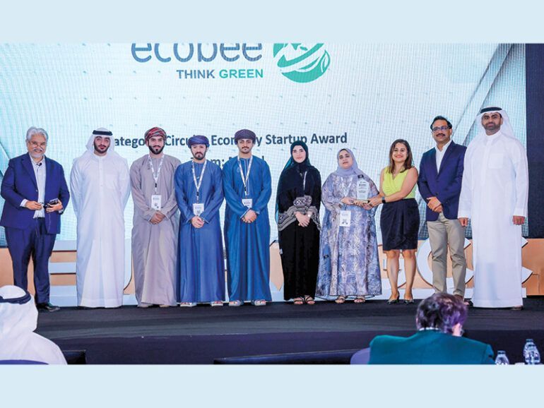 muscat_daily's tweet image. #UTAS Muscat students have created eco-friendly printer ink from #coffee waste!
 The eco-friendly ink, created by team Midad, is #biodegradable, high-quality, and works with existing #printers — offering a greener, cost-effective alternative to traditional #ink. 
#Omannews