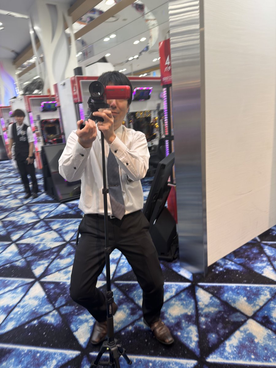 絶対に撮りたい漢
vs
絶対に撮らせない漢