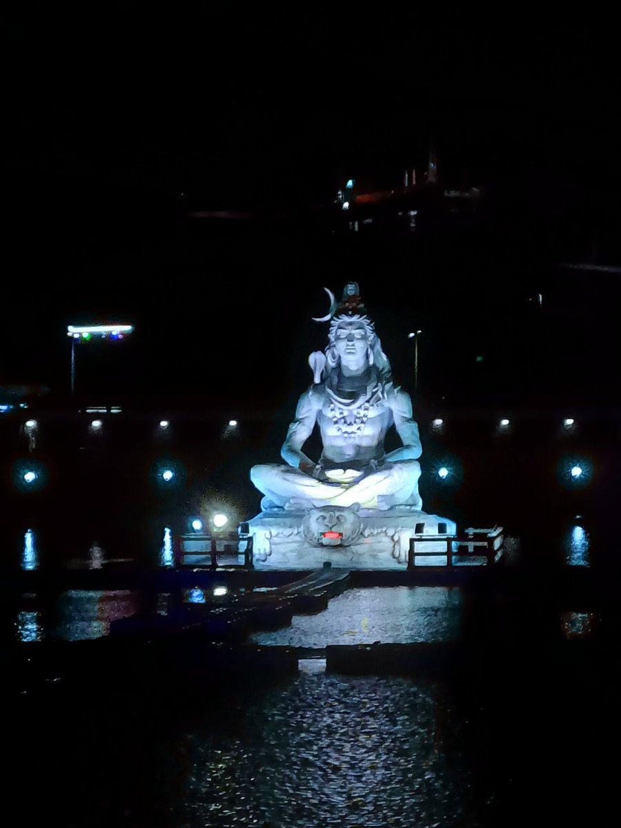 Caperspectives's tweet photo. Start With Energetic, Complete Surrender.
Sarve bhee too sarva bhee too , 
jeevan bhee too mratyu bhee too , 
saty too asaty ham ,
Sab kuchh too,
bhagvan too,
Manushy ham ✨
#Mahaadev shambhoo
📍Ramlingeswar Park, Gandhi Nagar, Brahmapur, Odisha 3:00pm- 9:00pm 
Show - Shivanand https://t.co/sHs765oxMp