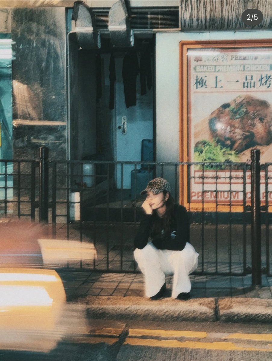 HK vibes 🌆 
Subtle photo edit - reminiscent of Wong Kar Wai films 👍

#SonyaSaranphat
#ลูกหมีซอนญ่า #LMSY