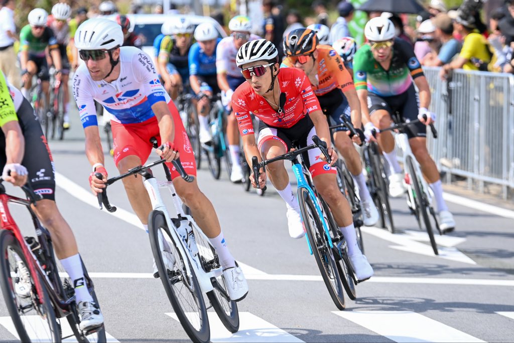 ツールド九州を走り終えました。
UCIポイントを稼ぐミッションはガリッボの総合3位+α🫡

2年ぶりのツールド九州は暑すぎる毎日で、脱水にならないように人一倍気をつけて走りました。これから涼しい宇都宮に帰ります✈︎