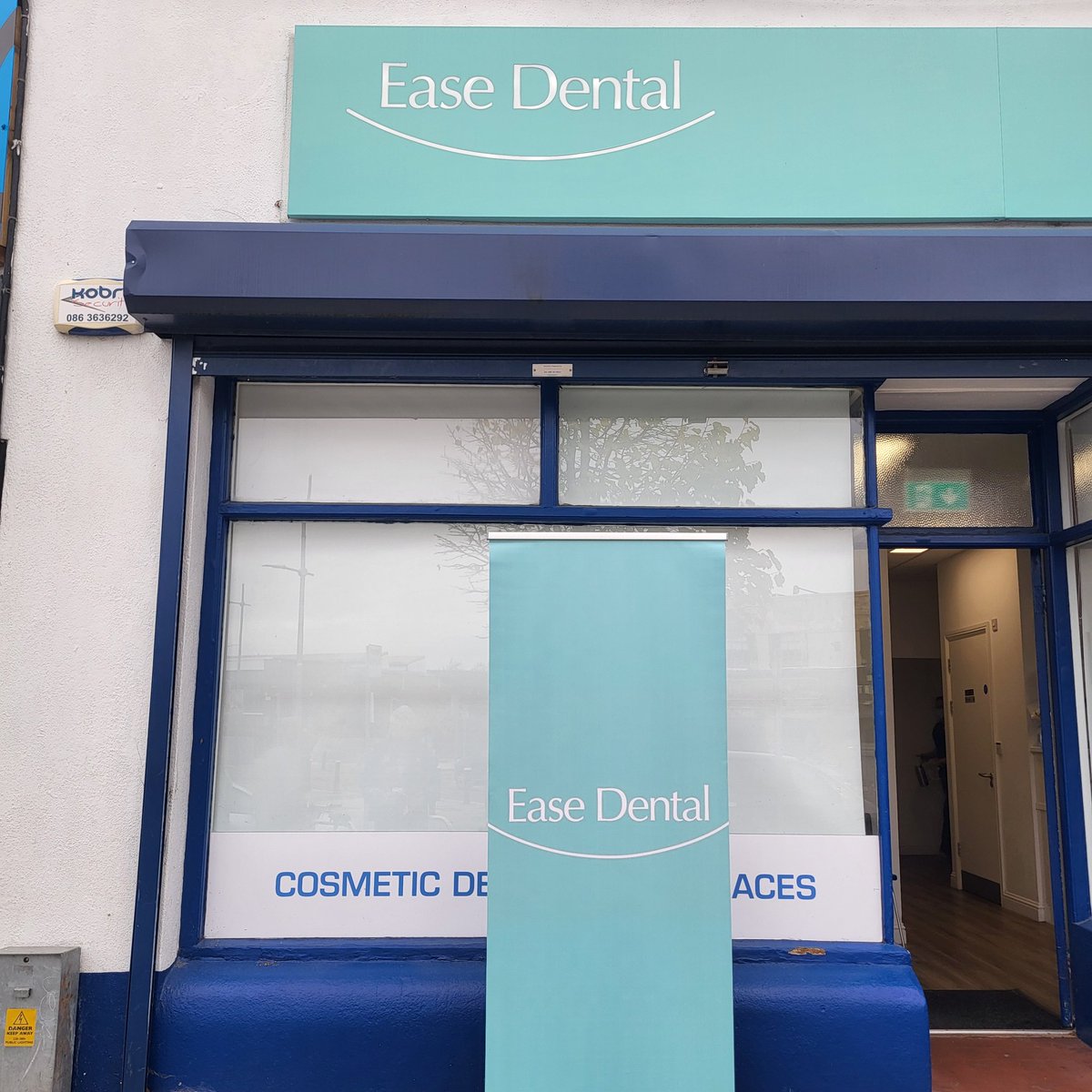 Welcome @easedentalcrumlin 

Our under 16s Premier new sponsor brings alot of smiles to the team.

The club would like to thank,
Erika Kiernan and Patrick Rooney and all the staff from Ease for coming on board.
@easedentalcrumlin #CommunityFirst #givenback