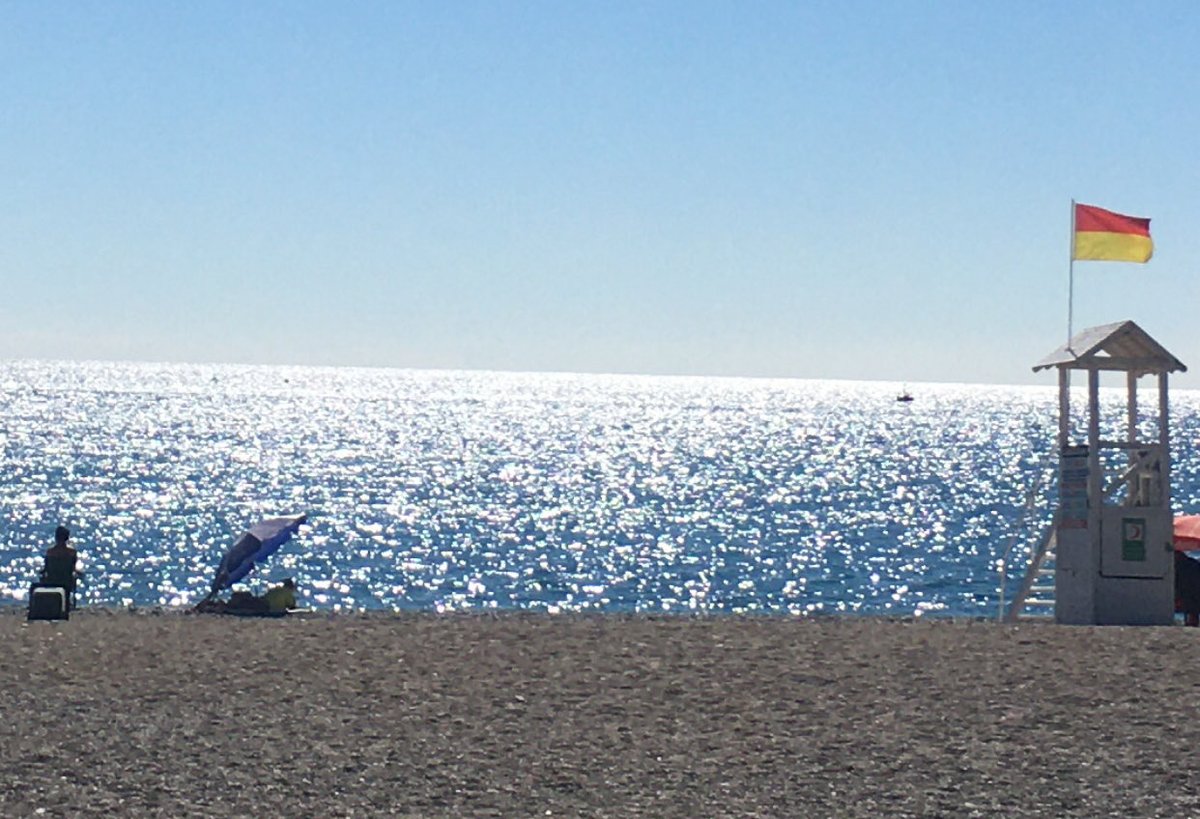 Antalya'da deniz mevsimini bugun itibariyle kapatıyorum. “Denize son bir bakış, yazın son cümlesi gibi: Sessiz, sıcak, eksik bırakılmış.”

#Antalya