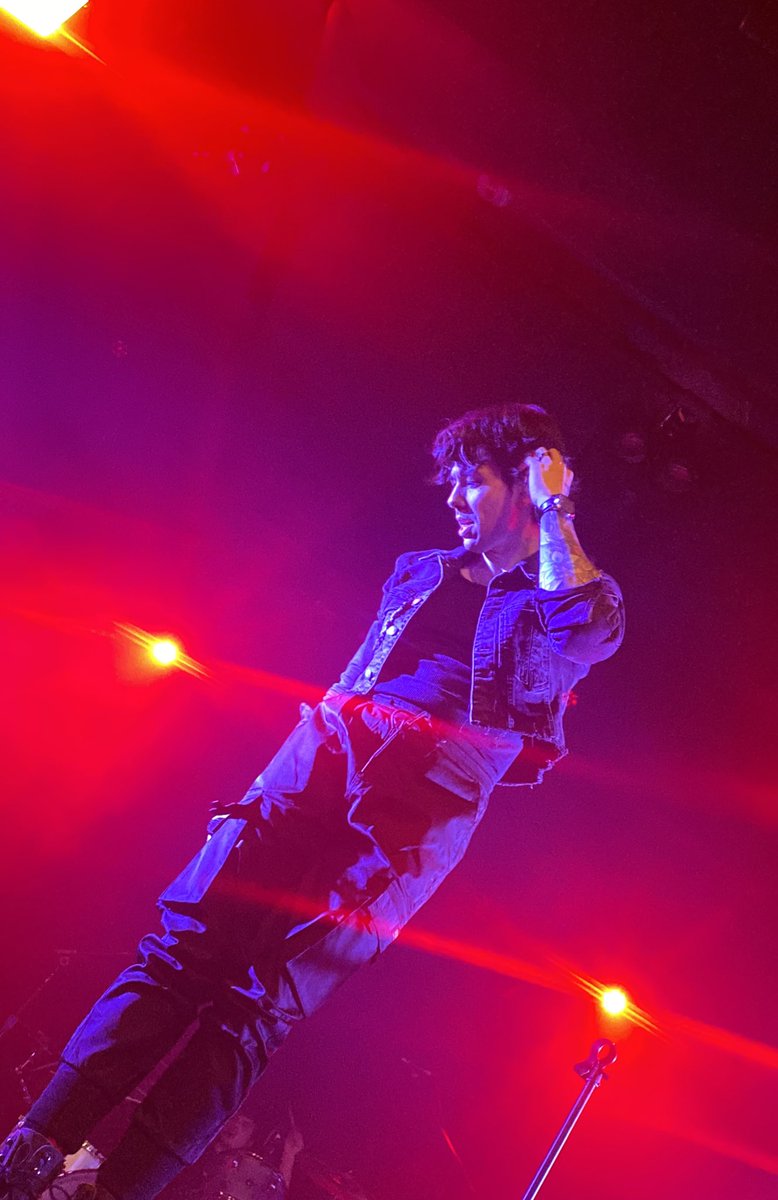 EXStaticTV's tweet image. damn what a show 🖤