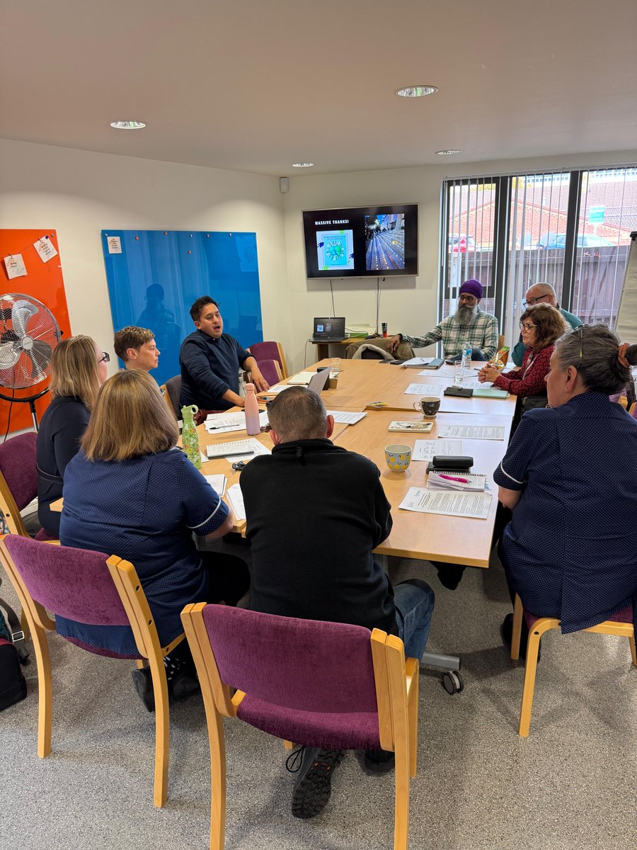 InclusivePEoLC's tweet photo. Had a fab 10th Oct filming lovely Nuneaton #homelessnessandpalliativecare Community of Practice on World Homelessness Day. Their team spirit, mutual support &amp; person centredness shone through. @carolineshulman @mariecurieuk @UCLPsychiatry @GEHNHSnews @maehospice @North_Warks_BC https://t.co/7cJocTaXyS