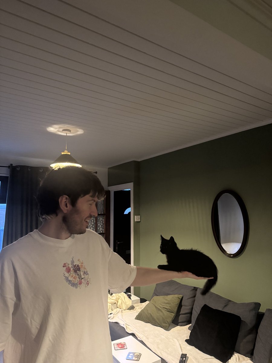 lookunderscore's tweet image. 2nd son acquired