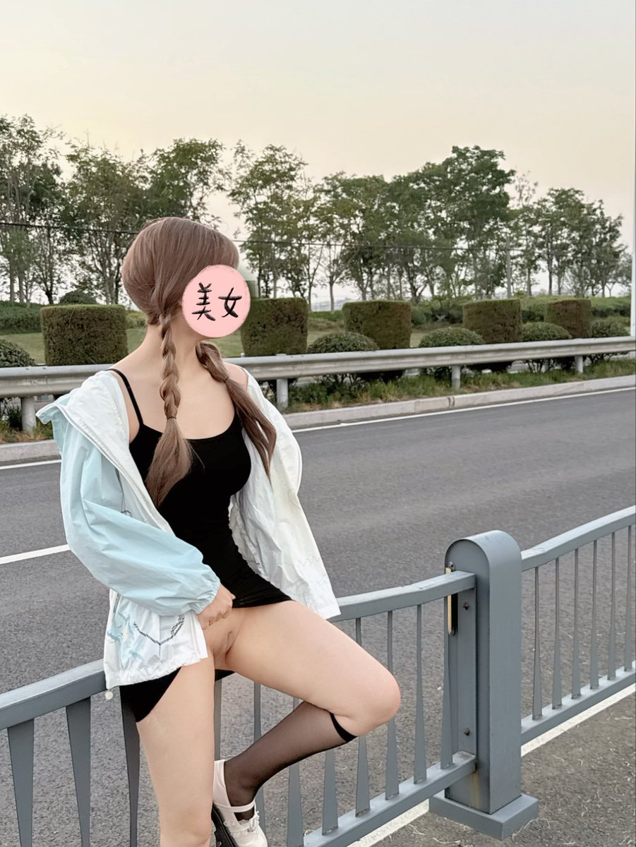 @luchu888 
一起来看日落 好多路过的大爷盯着看都害羞了 https://t.co/vPBUnNzswl