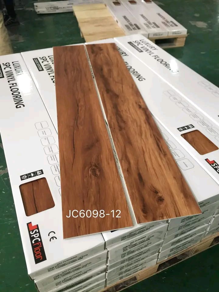 AlcoveDeccor's tweet image. ✨ **Transform Your Floors – Without Breaking the Bank!** ✨🏡
Tired of floors that scratch, warp, or can’t handle spills?
Say hello to **SPC Vinyl Flooring** – the future of stylish, stress-free living! 💪💧
✅ 100% Waterproof – perfect for kitchens, bathrooms & basements
✅…