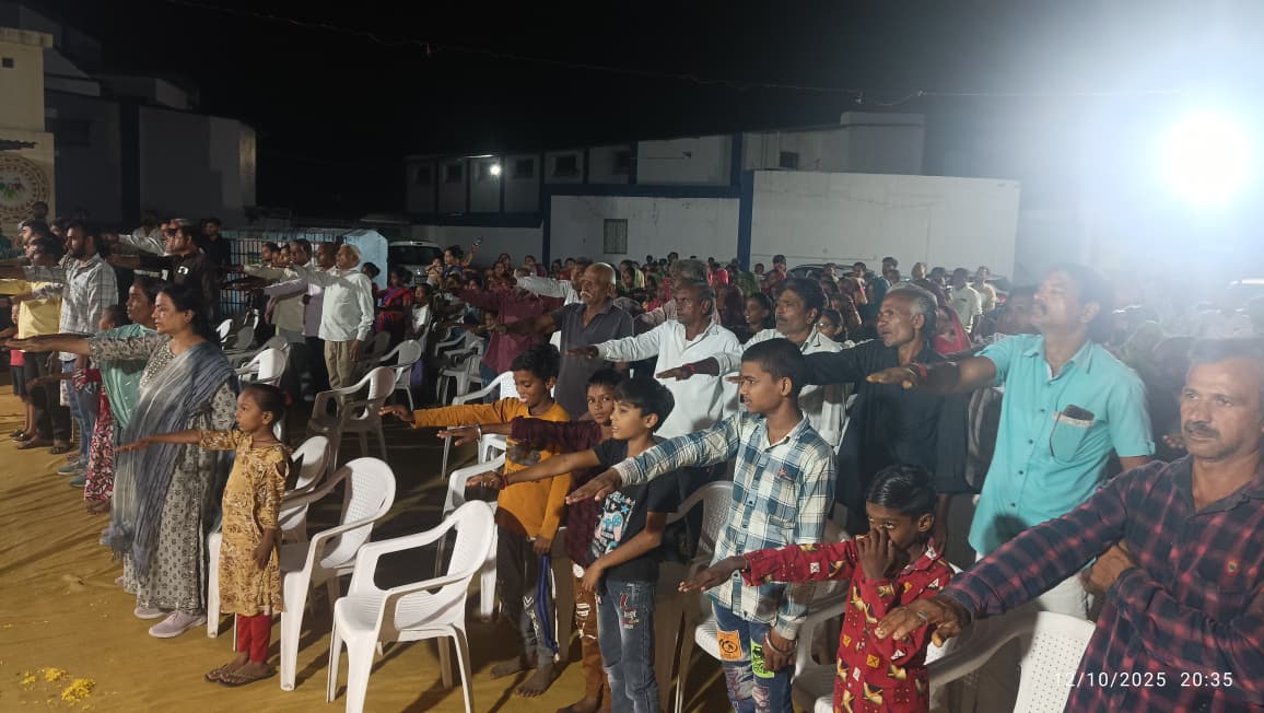infokhedagog's tweet image. વિકાસ સપ્તાહ-૨૦૨૫ : ઠાસરા-રખિયાલ
રખિયાલ ગામે વિકાસરથના ઉત્સાહભેર વધામણા સાથે યોજાઈ રાત્રિ ગ્રામસભા
ધારાસભ્યશ્રી યોગેન્દ્રસિંહ પરમારના અધ્યક્ષસ્થાને યોજાયેલી સભામાં વિવિધ યોજનાઓના લાભાર્થીઓને લાભ અપાયા અને સૌએ “ભારત વિકાસ” ના શપથ લીધા
#VikasSaptah2025 #Thasra #Rakhial…