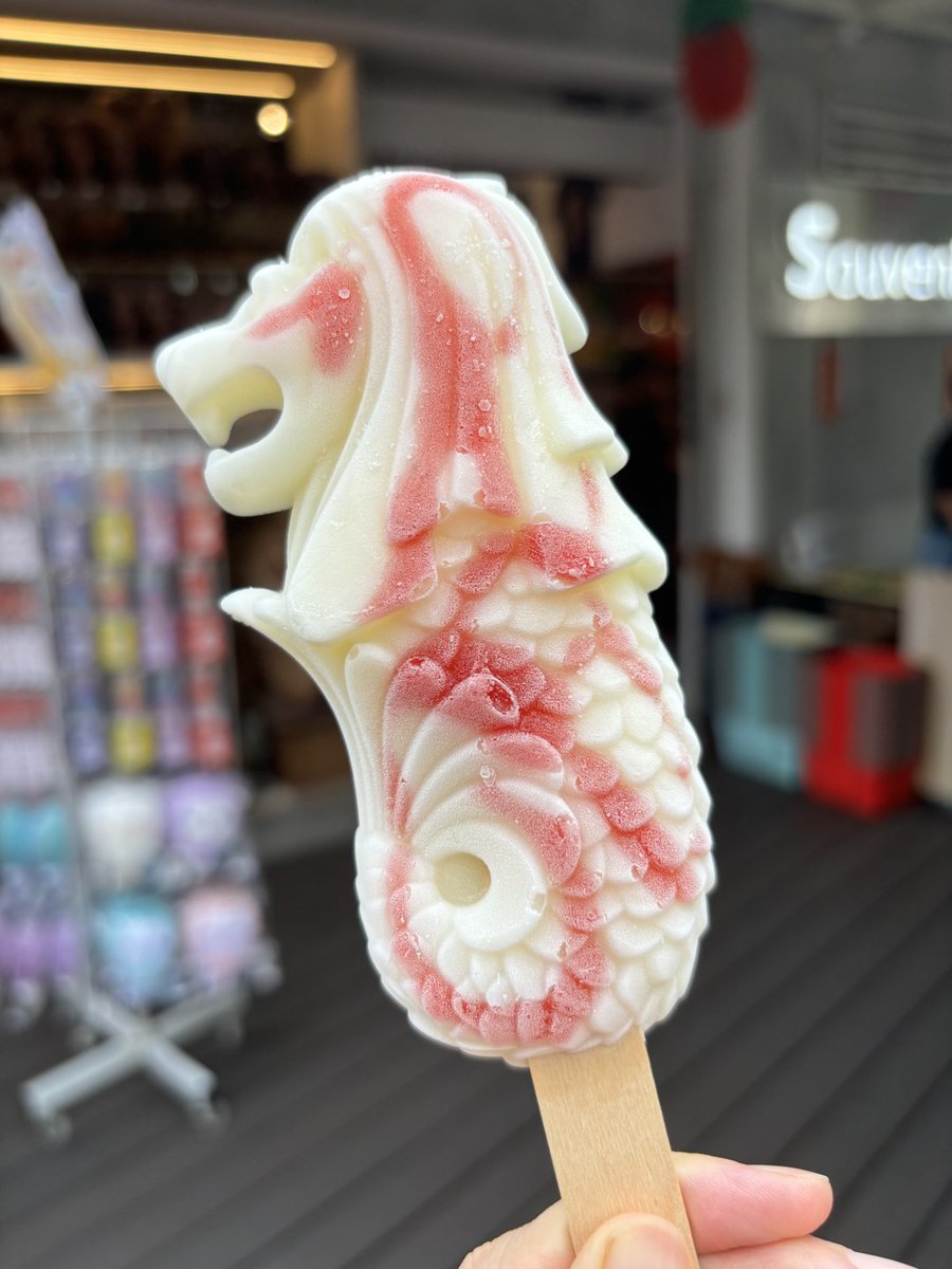 CorevcShort's tweet image. 🍨アイスはスイーツじゃない、気分を変える魔法！   「あなたは大切だよ」って、ひとくちごとに伝えてくれる💖