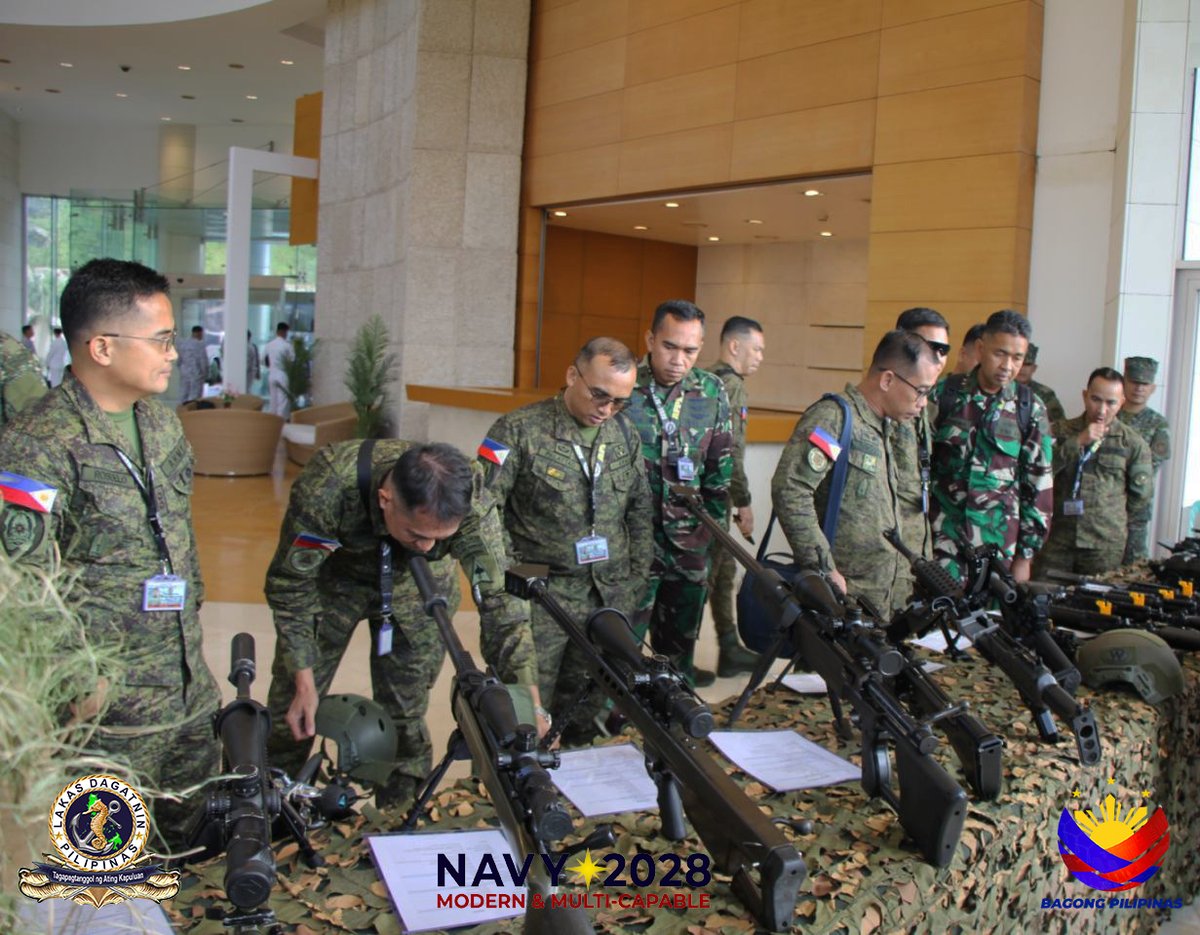 PhilFleet's tweet image. Fleet hosts visiting AFPCGSC Class 76
See full report here: 
facebook.com/share/p/1H998X…
#PhilFleetVanguardofOurSeas
#ModernandMultiCapablePHNavy
#OneAFPOnePhilippines
#StrongAFPStrongPhilippines
#AFPyoucanTRUST
#SundaloSalamatSaSerbisyo