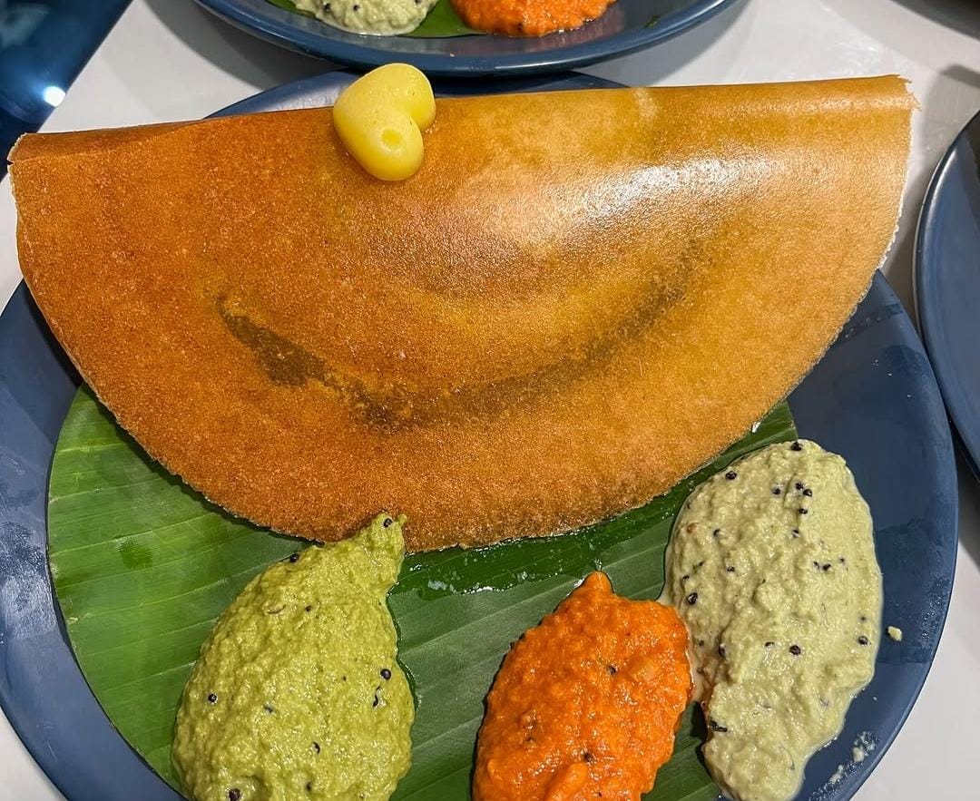 NEWSENSE008's tweet photo. Nothing beats 😍
A perfectly made Dosa with a dollop of butter and three colorful chutneys.
#Dosa #breakfastlooks #Breakfast #Food https://t.co/sTvAv8Hthu